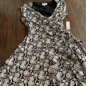 Elle black with white flowers dress